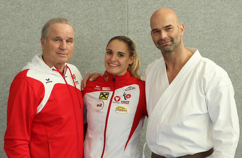 Der Gentleman des Karate Dojo Poing